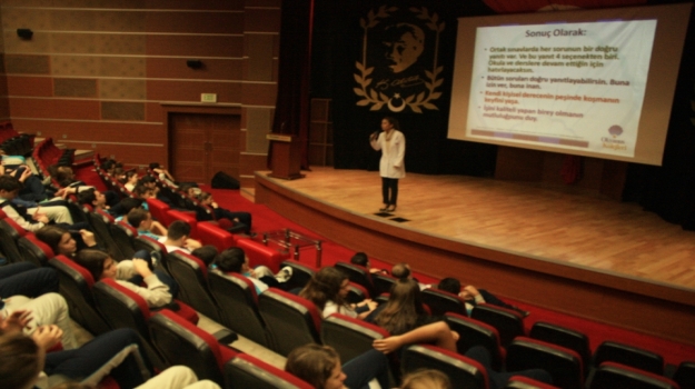 Beylikdüzü Okyanus Koleji Ortaokul Öğrencilerine 'Biri Kesin Doğru' Semineri
