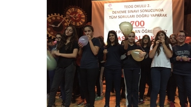 Beylikdüzü Okyanus Ortaokulunda 8.Sınıf Öğrencileriyle Balon Patlatma Etkinliği Yapıldı