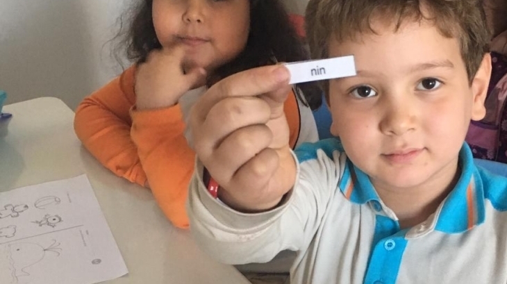 Eryaman Okyanus Koleji İlkokul Kademesi 1. Sınıf Öğrencileri Seç-Oku- Bul Etkinliğinde
