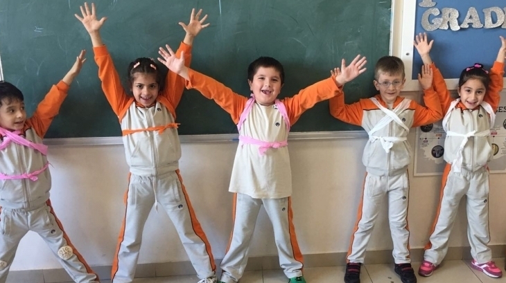İlkokul Kademesi 1-C Sınıfı Öğrencileri Drama Dersinde