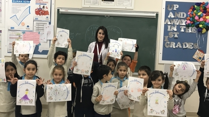 İlkokul Kademesi 1. Sınıf Öğrencilerinin Sınıf Öğretmenlerine Sürprizi