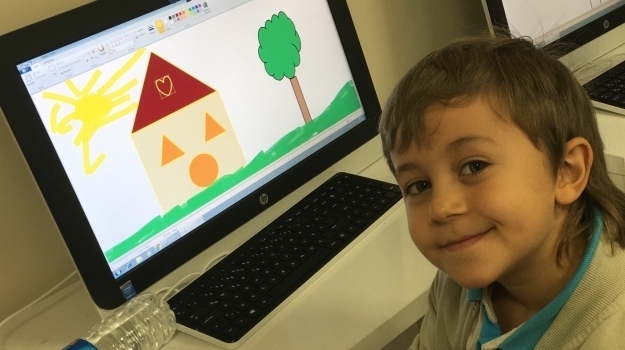 Eryaman Okyanus Koleji İlkokul Kademesi 1.Sınıf Öğrencileri Bilişim ve Teknoloji Dersinde