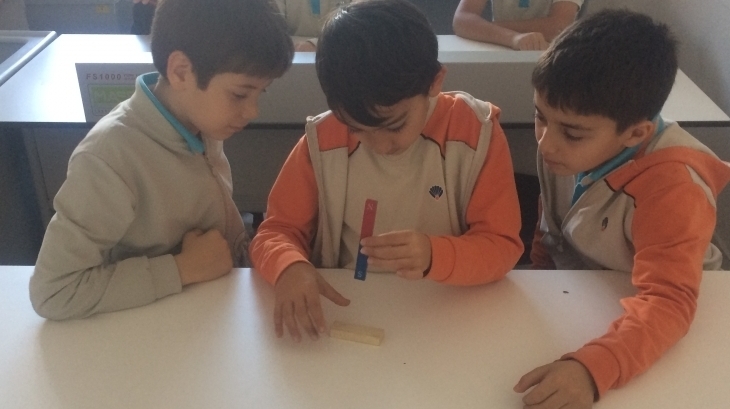 İlkokul Kademesi 4-B Sınıfı Öğrencileri Laboratuvarda