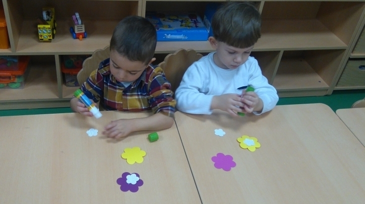 Eryaman Okyanus Koleji Okul Öncesi Bölümü Çiçekler Sınıfı Sanat Etkinliğinde