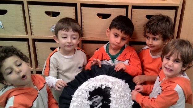 Eryaman Okyanus Koleji Okul Öncesi Bölümü Çiçekler Grubu Öğrencileri Sanat Etkinliğinde