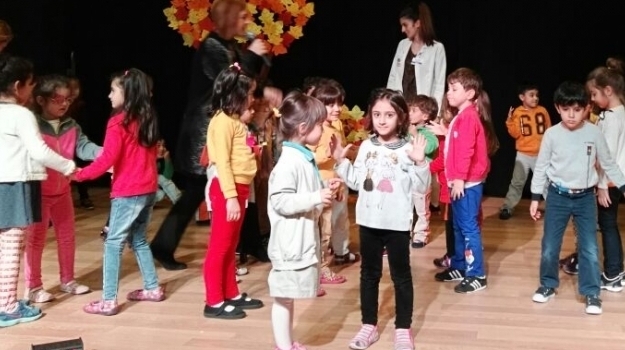 Eryaman Okyanus Koleji Okul Öncesi Bölümü Öğrencileri ve Öğretmenleri Sonbahar Partisinde