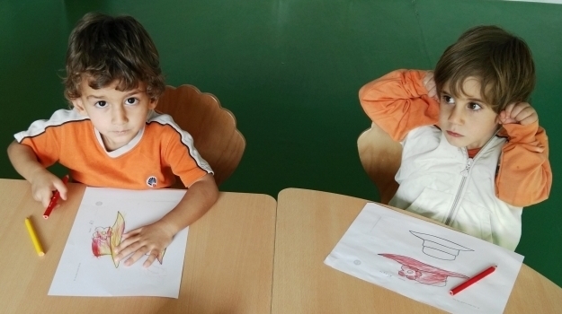 Eryaman Okyanus Koleji Okul Öncesi Çiçekler Sınıfı İngilizce Dersinde