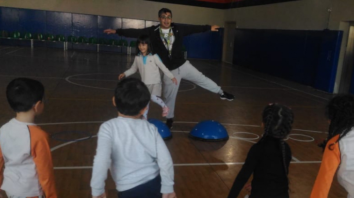 Eryaman Okyanus Koleji Okul Öncesi Kademesi A  Grubu Öğrencileri Beceri Koordinasyon Dersindeler