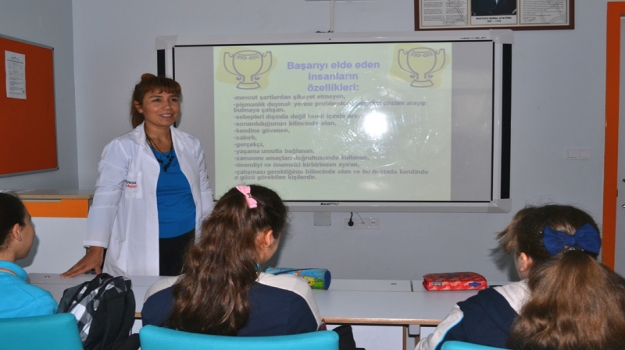 8. Sınıflar'a "Etkili Ders Çalışma" Semineri