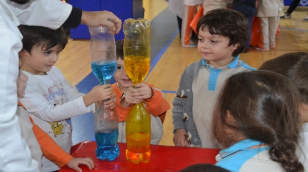 Fatih Okyanus Koleji Anaokulu Mad Science Etkinliğinde