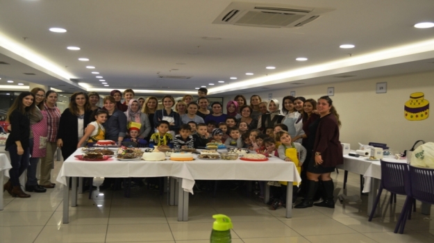 Fatih Okyanus Koleji Anaokulu Velileriyle Pasta Atölyesi Etkinliğinde Buluştu