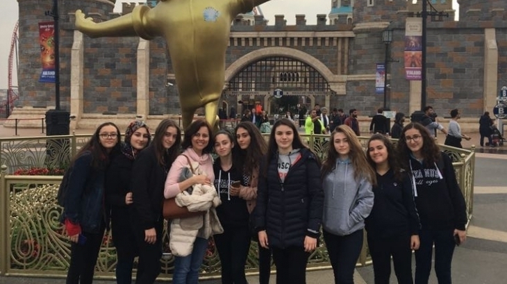 Lise Öğrencilerinin Vialand Gezisi