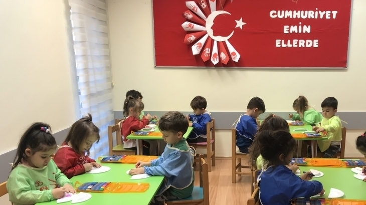 Fatih Okyanus Koleji Okul Öncesi Kuşlar grubu Sanat Dersinde