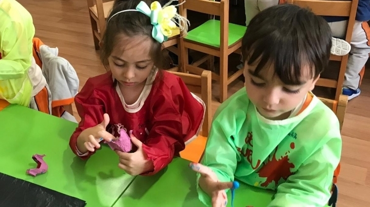 Fatih Okyanus Koleji Okul Öncesi Yıldızlar Grubu Sanat Dersinde