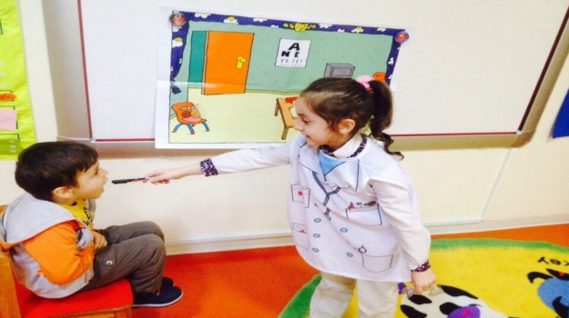Güneşli Okyanus Okul Öncesi İngilizce Eğitimine Keyifle Devam Ediyor