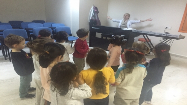 Güneşli Okyanus Koleji Okul Öncesi  Balıklar Grubu Müzik dersinde