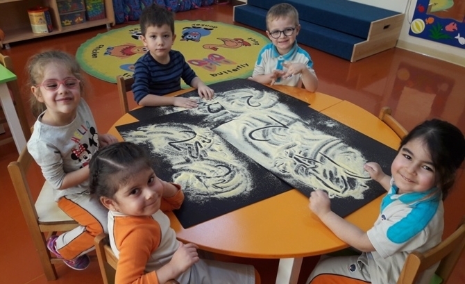 Güneşli Okyanus Koleji Okul Öncesi YunuslarGrubu Okuma-Yazmaya Hazırlık Çalışmasında