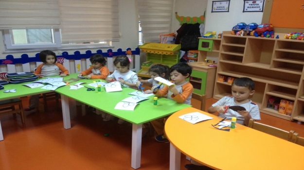 Güneşli Okyanus Koleji Okul Öncesi  Yunuslar Grubu Sanat Etkinliğinde
