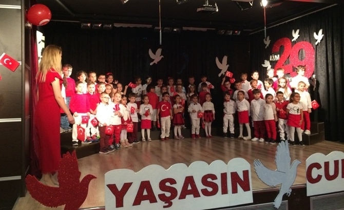Güneşli Okyanus Koleji Okul Öncesi A Grubu Öğrencileri 29 Ekim Cumhuriyet Bayramı Kutlamalarında