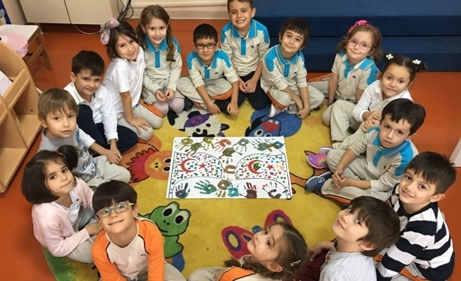 Güneşli Okyanus Koleji Okul Öncesi Gezegenler Grubu Sanat Etkinliği Yapıyor