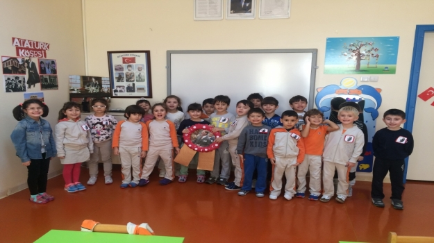Güneşli Okyanus Koleji Okul Öncesi Gezegenler Grubu Sanat Etkinliğinde