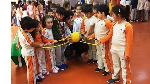 Güneşli Okyanus Koleji Okul Öncesi Mad Science Etkinliğinde