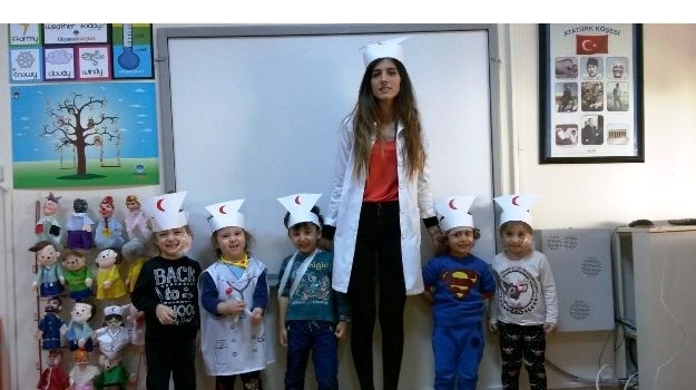 Güneşli Okyanus Koleji Okul Öncesi Rüzgarlar Grubu Kızılay Draması Yapıyor