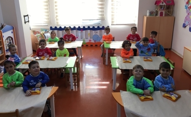Güneşli Okyanus Koleji Okul Öncesi Yunuslar Grubu Sanat Etkinliğinde