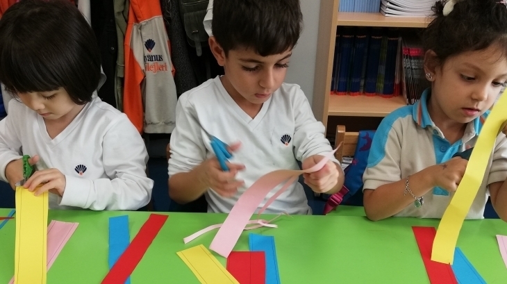 Halkalı Okul Öncesi Gökkuşağı Grubu Öğrencileri Sanat Etkinliğinde