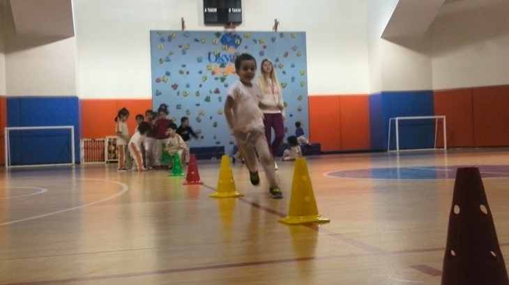 Halkalı  Okul Öncesi İnciler Grubu Öğrencileri Spor Yapıyor