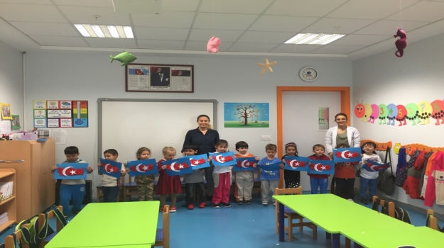 Halkalı Okul Öncesi Yunuslar Grubu Öğrencileri Arkadaşları Alper’in annesi Tuğba Hanımı konuk ettiler.