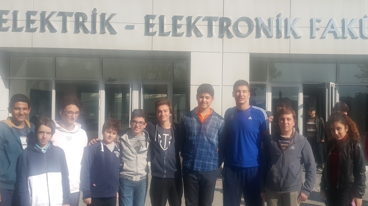 Anadolu Lisesi Mühendislik Kariyer Kulübü Öğrencileri Rehber Öğretmenleri Serkan Pedük ile Yıldız Teknik Üniversitesi Davutpaşa Kampüsü Mühendislik Fakültesini Ziyaret Ettiler