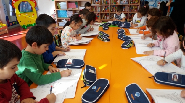 Halkalı Okyanus Okul Öncesi Yıldızlar Grubu Okuma Yazmaya Hazırlık Çalışmasında.
