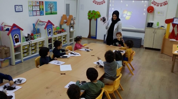 Haramidere Solarkent Okyanus Anaokulu Çiçekler Grubu Sanat Etkinliğinde