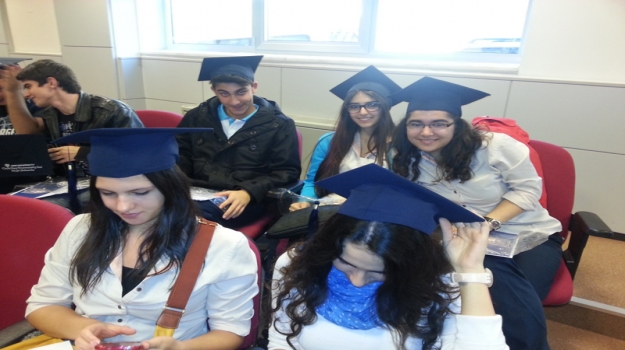 12. Sınıflar'ın Işık Üniversitesi'nde Mezuniyet Provası