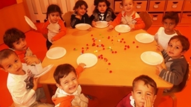 Kemerburgaz Okyanus Koleji Çiçekler Grubu Sanat Etkinliğinde