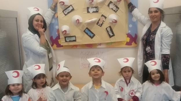 Ankara İncek Okyanus Koleji Miniklerinin Kızılay Haftası Etkinliği