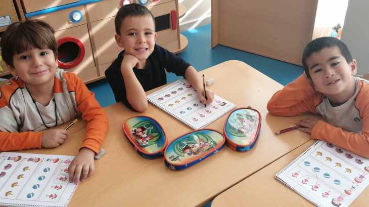 Mavişehir Okyanus Koleji Yıldızlar Grubu Öğrencileri Okuma Yazmaya Hazırlık Dersinde