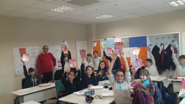 İzmir Mavişehir Okyanus Koleji'nde Yaratıcı Yazma Etkinliği