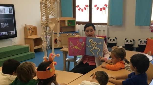 Mimaroba Okul Öncesi Kuşlar Grubu Bilingual Dersinde
