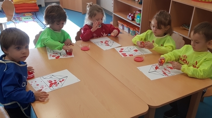 Mimarsinan Okyanus Koleji Okul Öncesi Çiçekler Grubu Sanat Dersinde