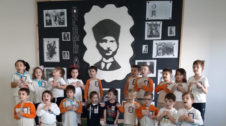 Mimarsinan Okyanus Koleji Okul Öncesi Kademe Öğrencileri 10 Kasım Atatürk'ü Anma Töreninde.