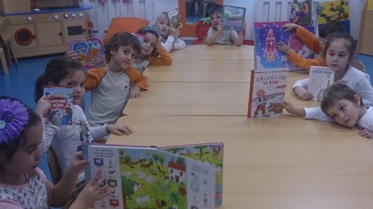 Mimarsinan Okyanus Koleji Okul Öncesi Yunuslar Grubu Kitap Günü Etkinliğinde