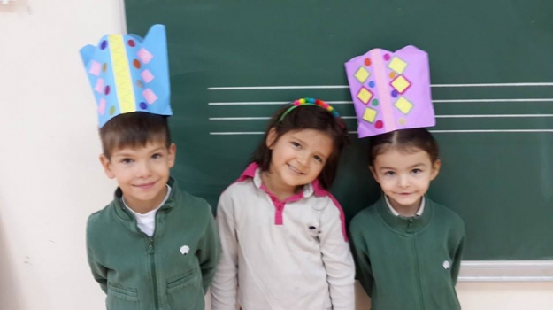 Minikler, Prens ve Prensesleri Buldu