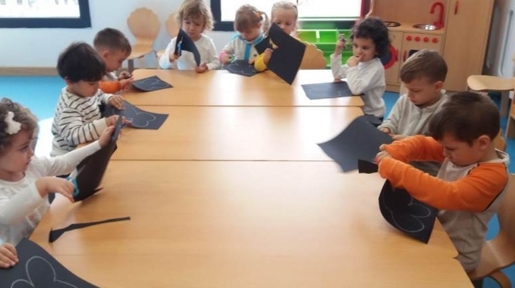 Okul Öncesi Çiçekler Grubu  Sanat Etkinliğinde