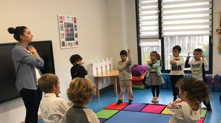 Okul Öncesi Güneş Grubu Drama Dersinde