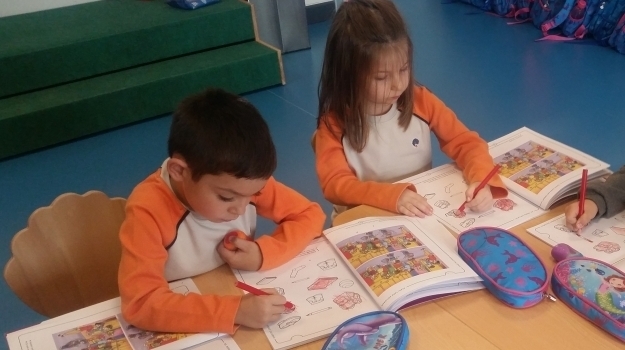 Okul Öncesi Güneş Grubu Kitap Çalışması Dersine Katıldı
