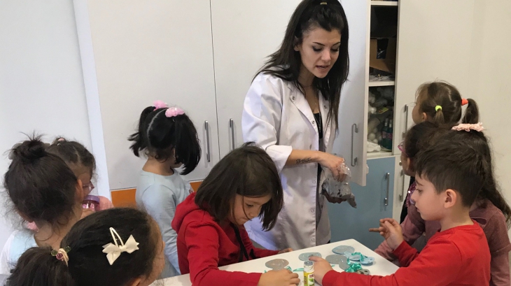 Okul Öncesi Öğrencileri İlgi ve Yetenek Resim Merkezinde