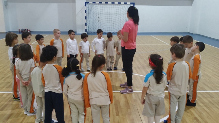 Okul Öncesi Yıldızlar Grubu Öğrenciler Beceri Koordinasyon Dersinde