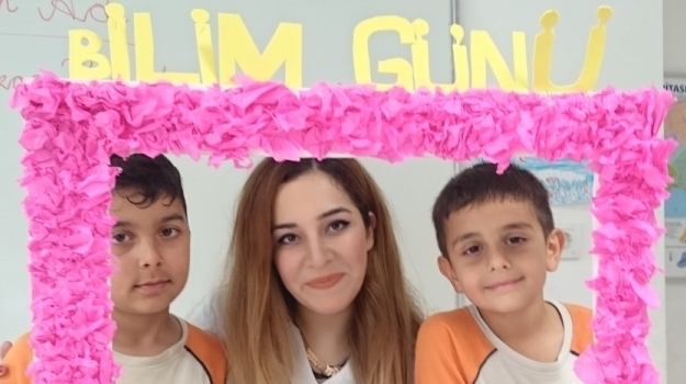 Özel Konyaaltı Okyanus Koleji İlkokul 2-C Sınıfının "Bilim Günü" Etkinliği
